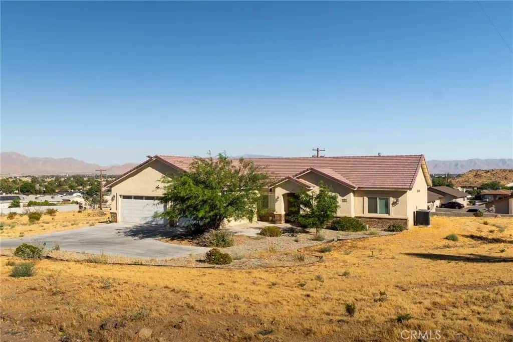 16169 Rancherias, Apple Valley, CA — listing photo 1