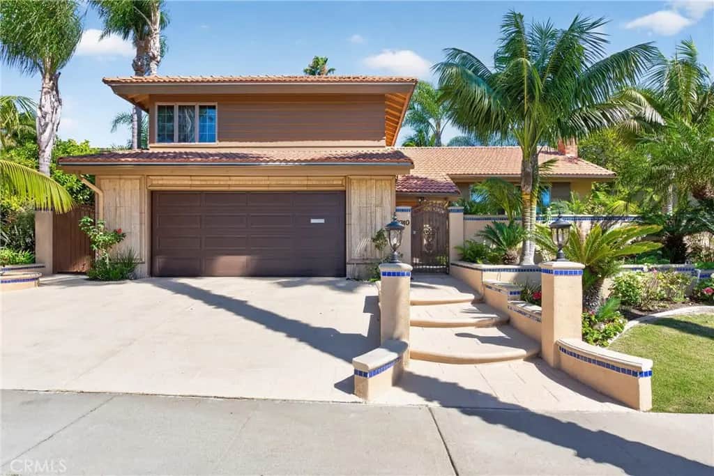 2740 Cardinal Drive, Costa Mesa, CA — listing photo 1