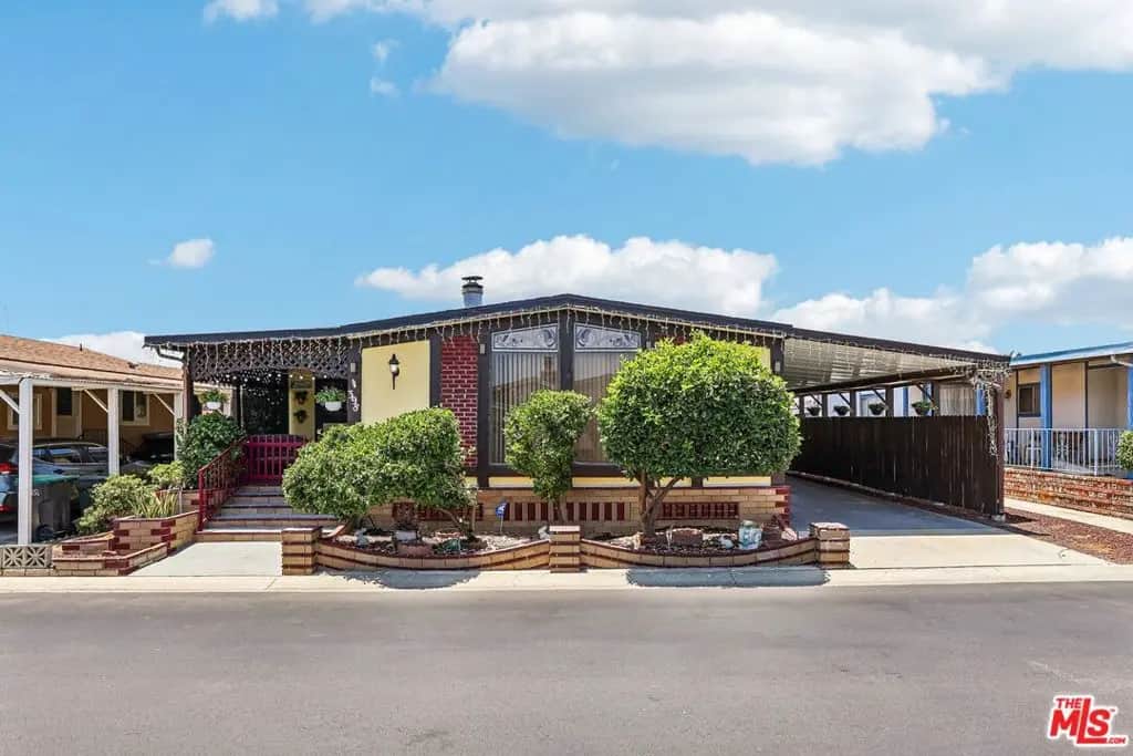 19009 S Laurel Park Road 398, Compton, CA — listing photo 1