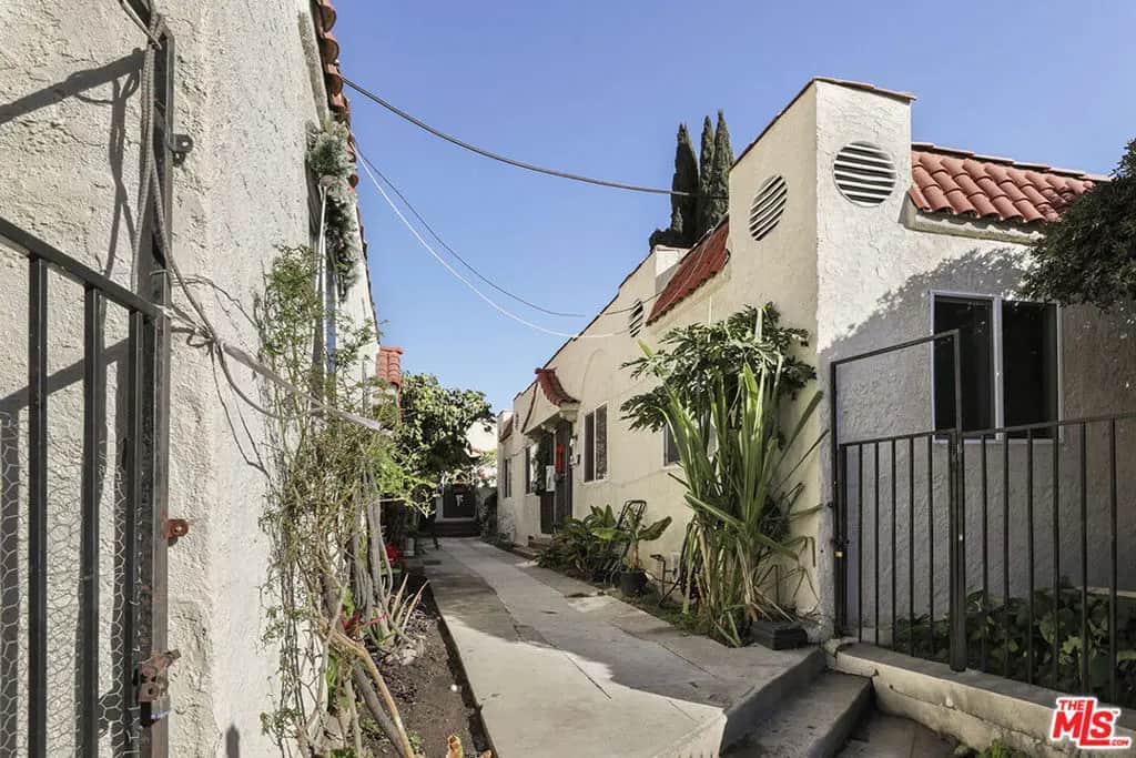 4011 Country Club Drive, Los Angeles, CA — listing photo 1