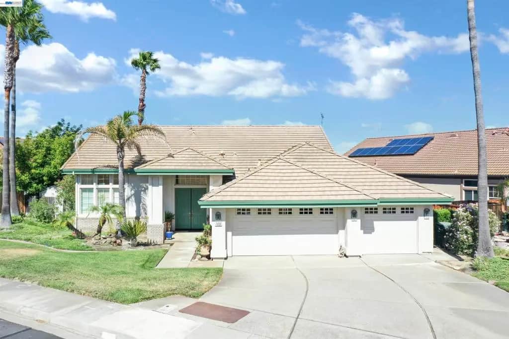 1989 Newport Dr, Discovery Bay, CA — listing photo 1