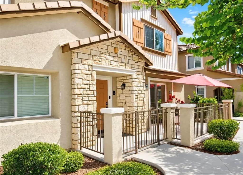 25890 Iris Ave B, Moreno Valley, CA — listing photo 1