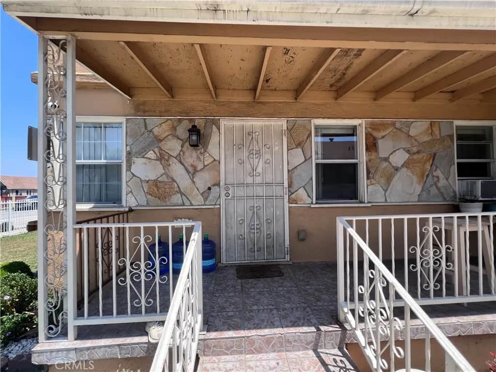 1726 W 83rd, Los Angeles, CA — listing photo 1
