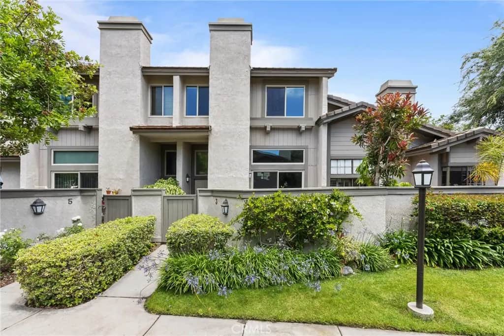 3 Moon Shadow 2, Irvine, CA — listing photo 1