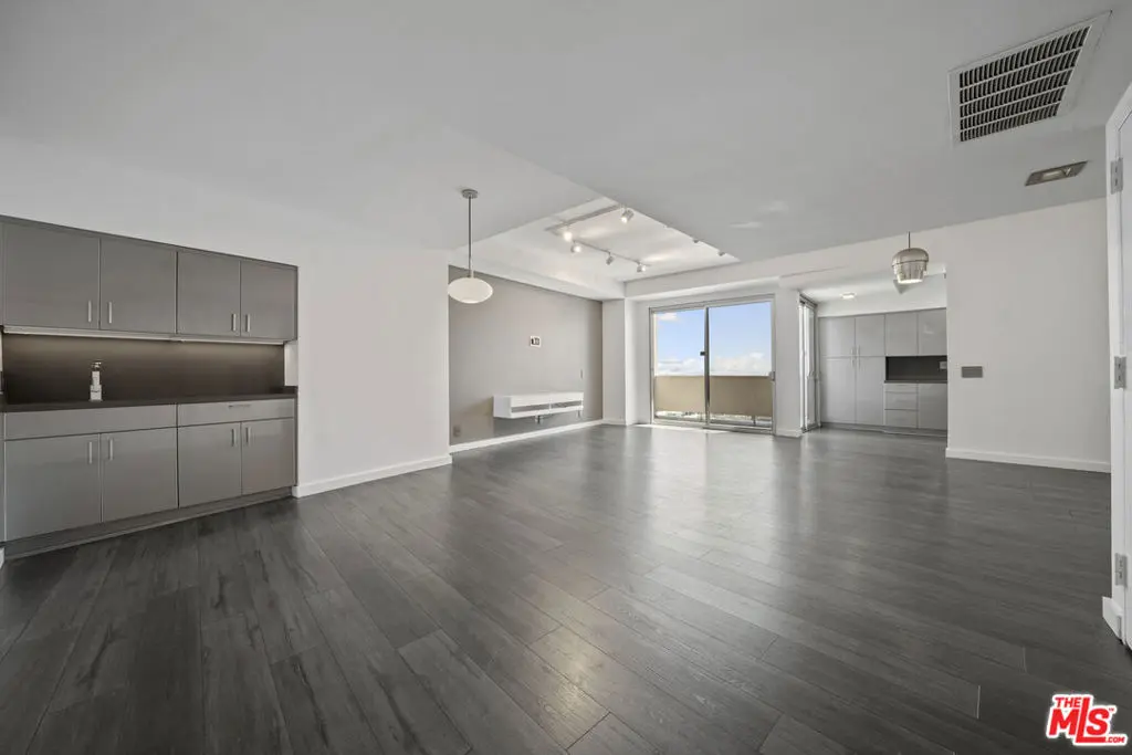 7250 Franklin Avenue 1204, Los Angeles, CA — listing photo 1