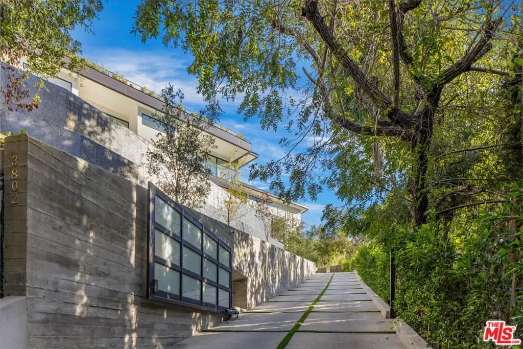 3802 Hollyline Avenue, Los Angeles, CA — listing photo 1