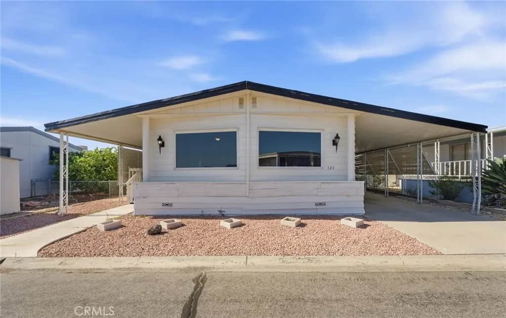 5001 W Florida 323, Hemet, CA — listing photo 1