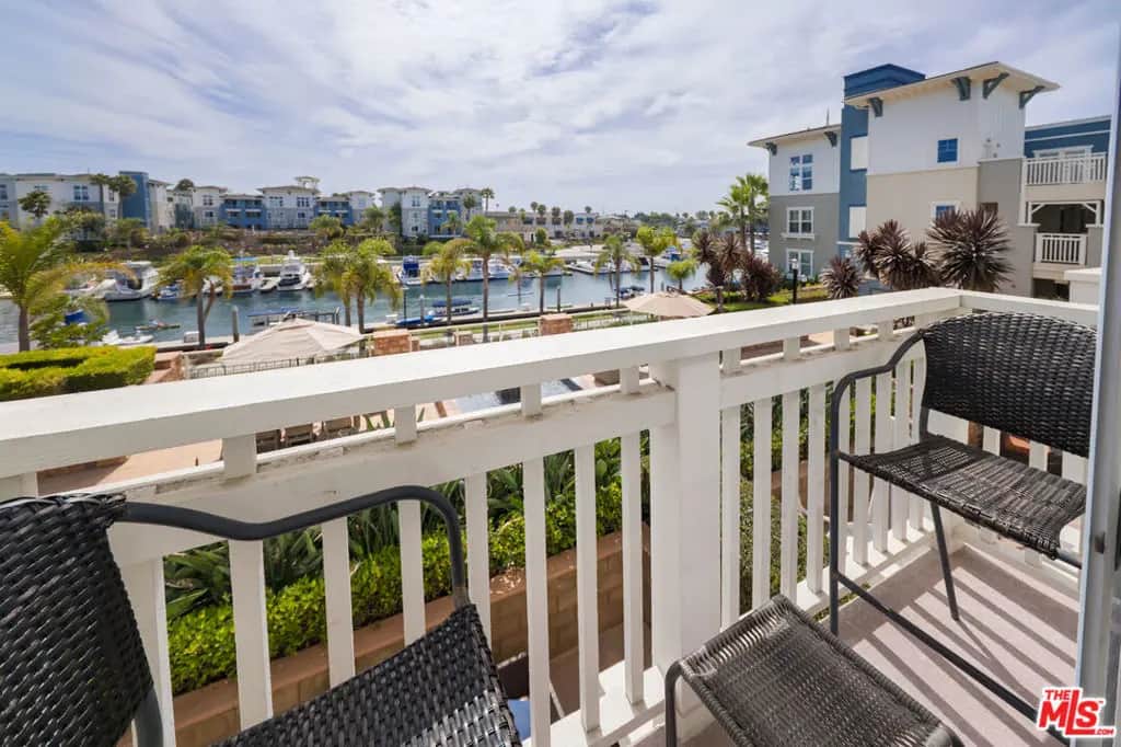 1542 Seabridge Lane, Oxnard, CA — listing photo 1