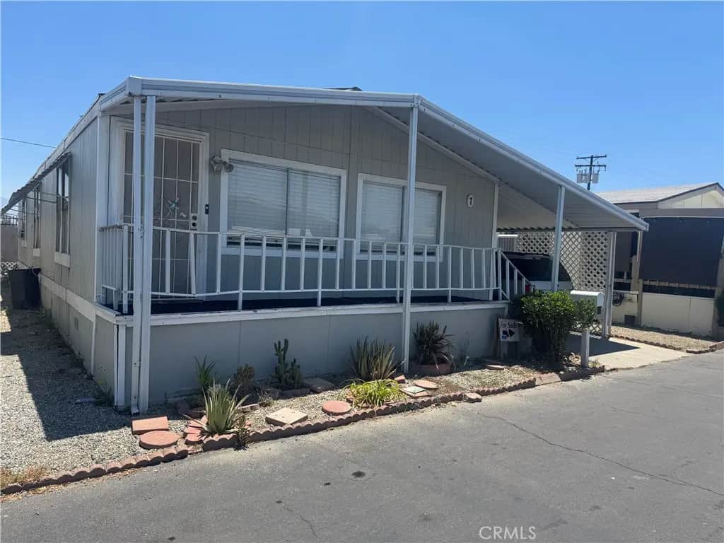 530 W Devonshire 7, Hemet, CA — listing photo 1