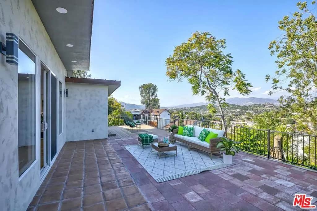 1832 Burnell Drive, Los Angeles, CA — listing photo 1