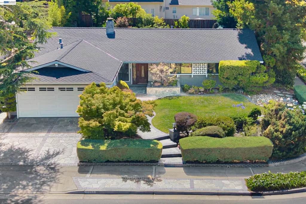 11055 La Paloma Dr, Cupertino, CA — listing photo 1