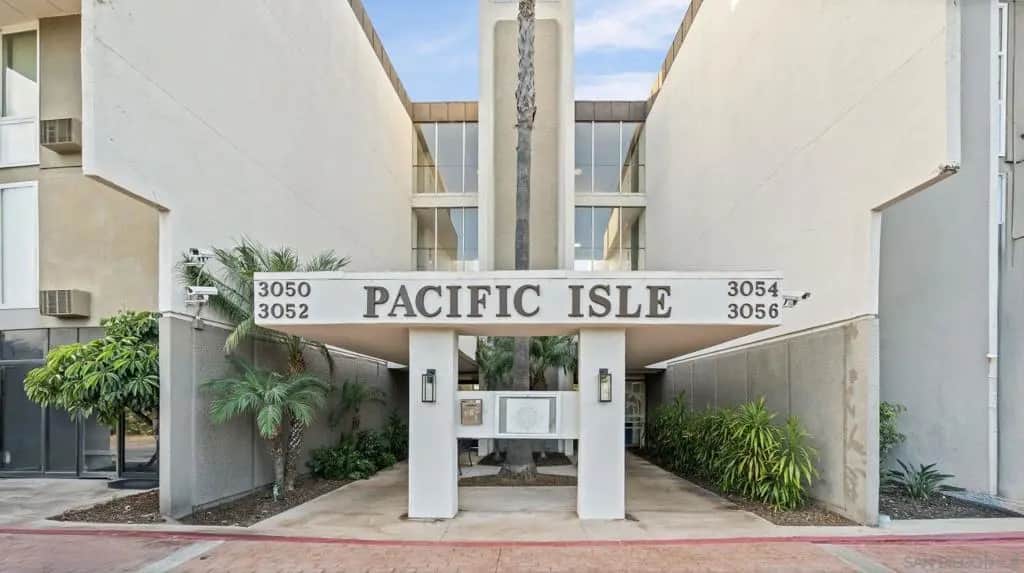 3050 Rue D'Orleans 423, San Diego, CA — listing photo 1