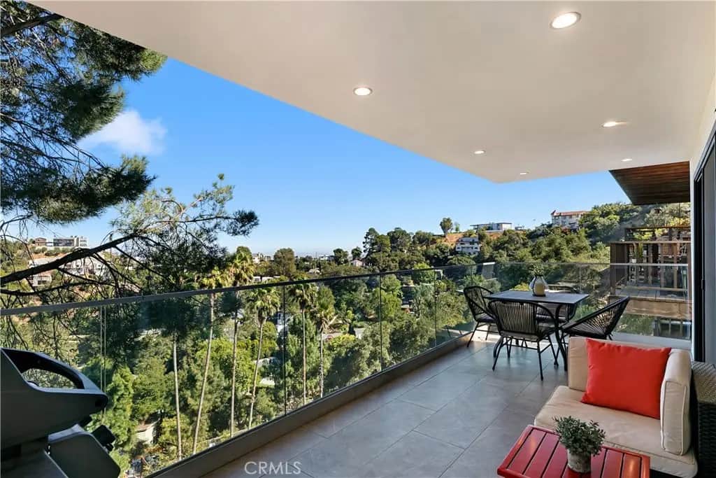 8960 Crescent Drive, Los Angeles, CA — listing photo 1