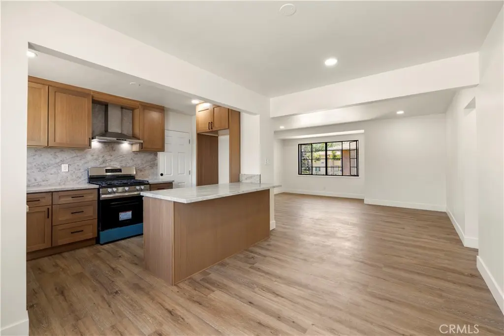 4072 Hillcrest Drive C, Los Angeles, CA — listing photo 1