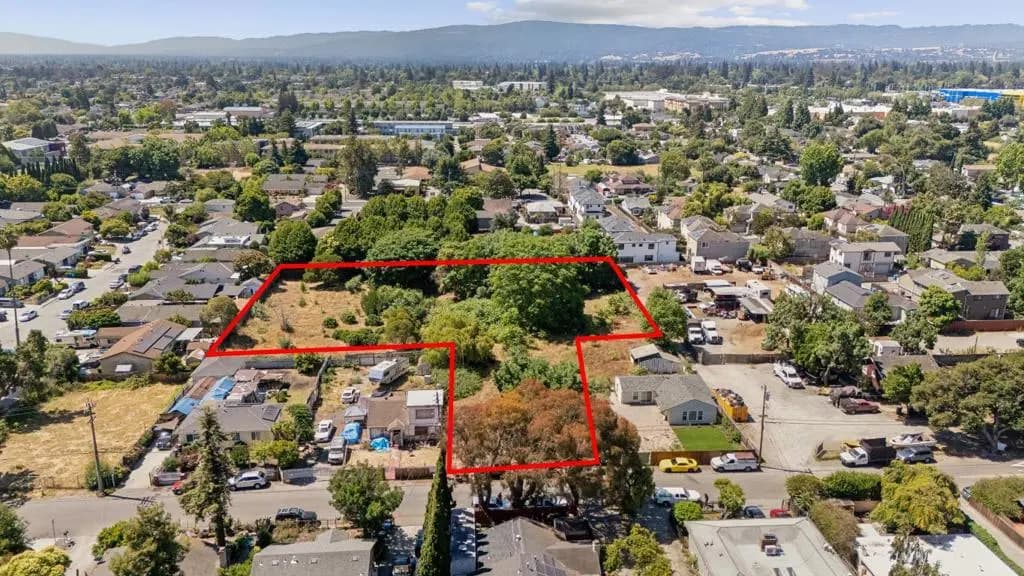 990 Garden Street, East Palo Alto, CA — listing photo 1