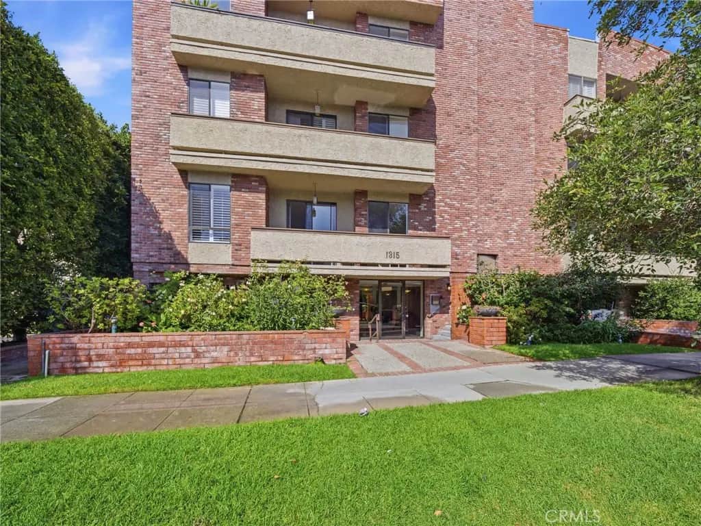 1315 roxbury dr 204, Los Angeles, CA — listing photo 1