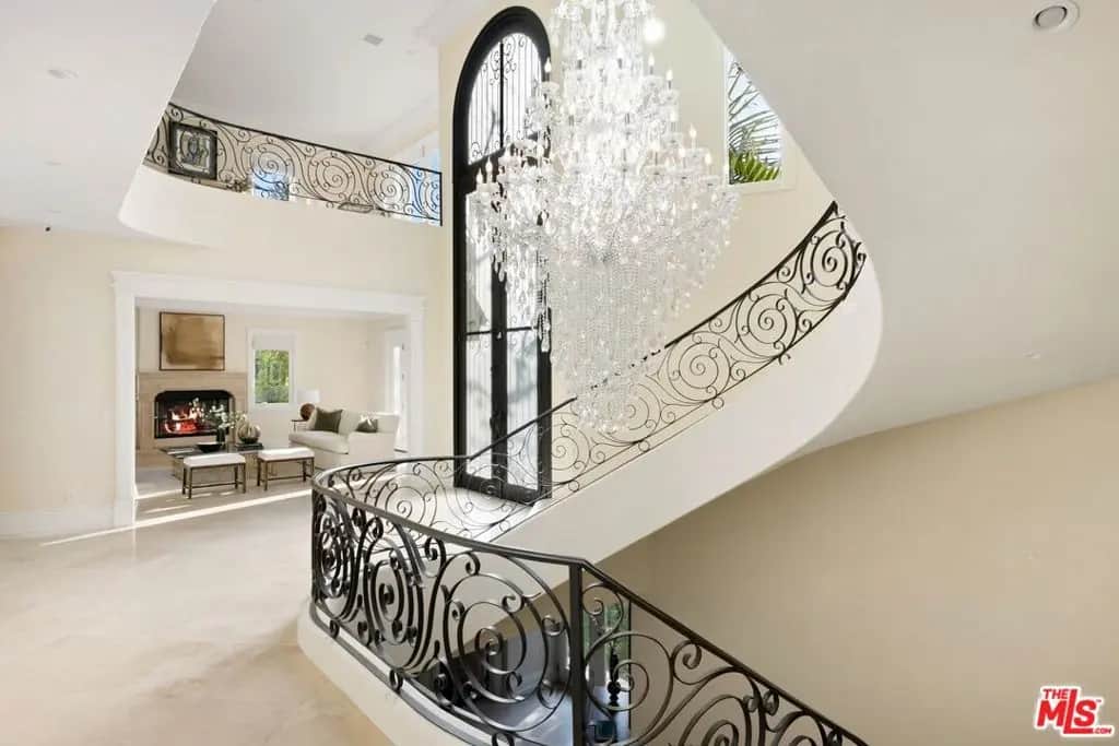 1350 Benedict Canyon Drive, Beverly Hills, CA — listing photo 1