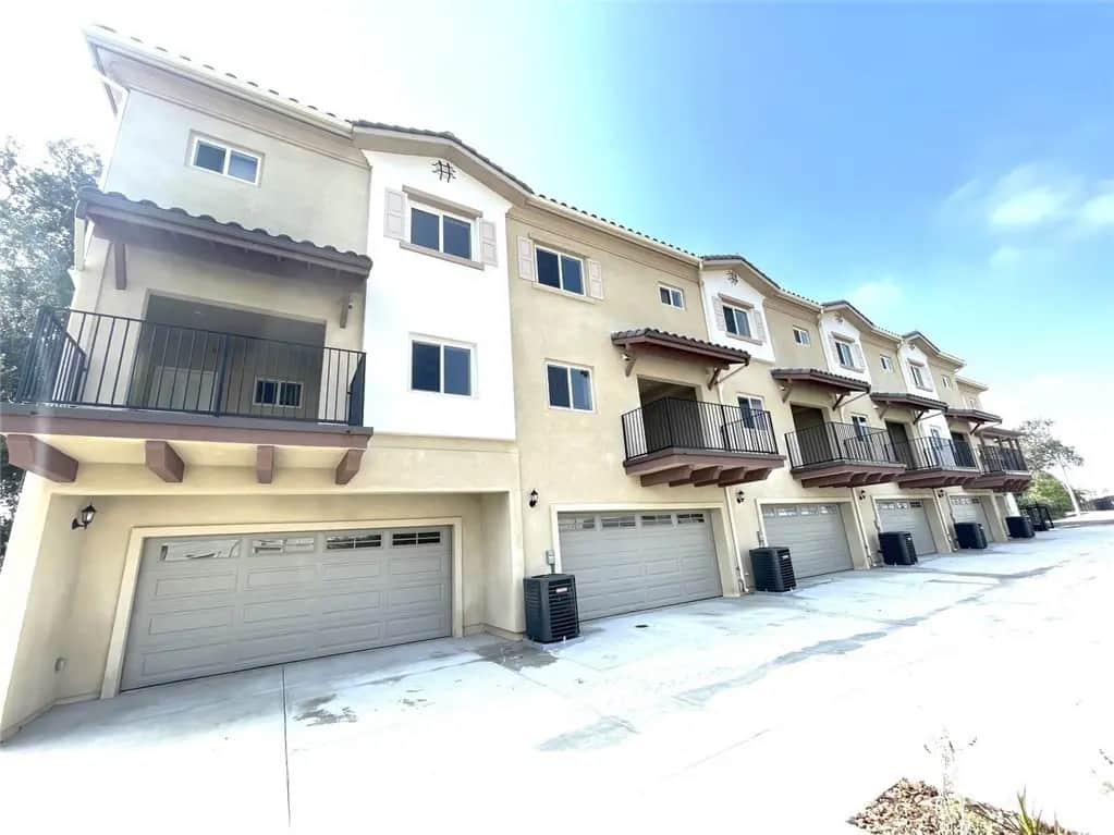 820 N Soldano, Azusa, CA — listing photo 1