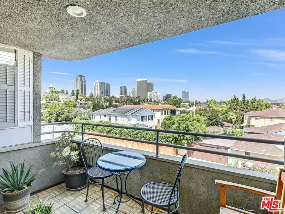 9836 Vidor Drive 302, Los Angeles, CA — listing photo 1