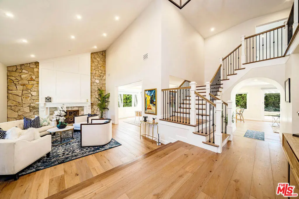 27 Horseshoe Lane, Palos Verdes Peninsula, CA — listing photo 1