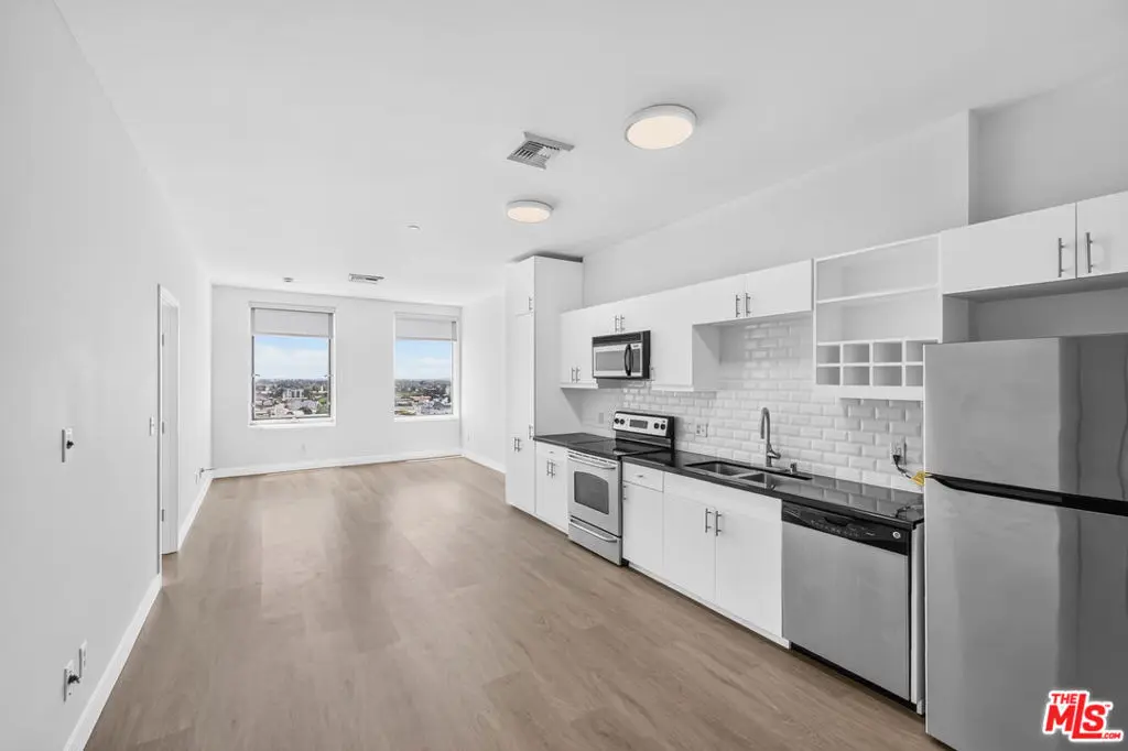 3810 Wilshire Boulevard 1108, Los Angeles, CA — listing photo 1