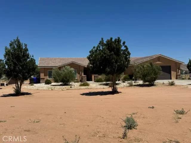 21832 Thunderbird, Apple Valley, CA — listing photo 1