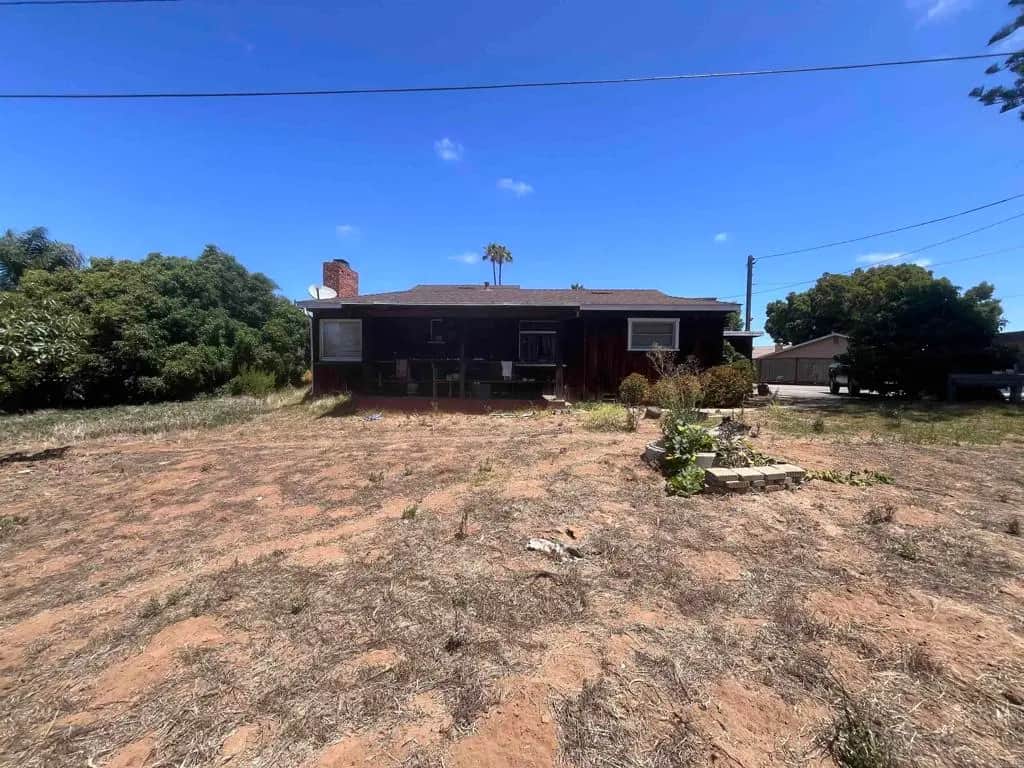 1501 Laurel Road, Oceanside, CA — listing photo 1