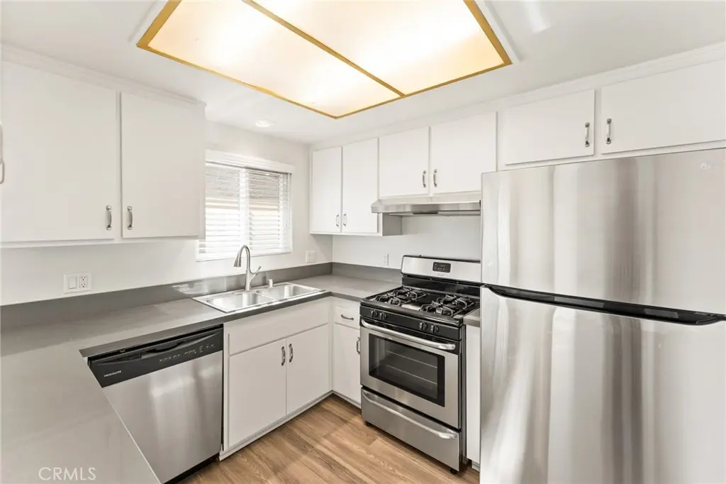 17972 Baron Circle 4, Huntington Beach, CA — listing photo 1