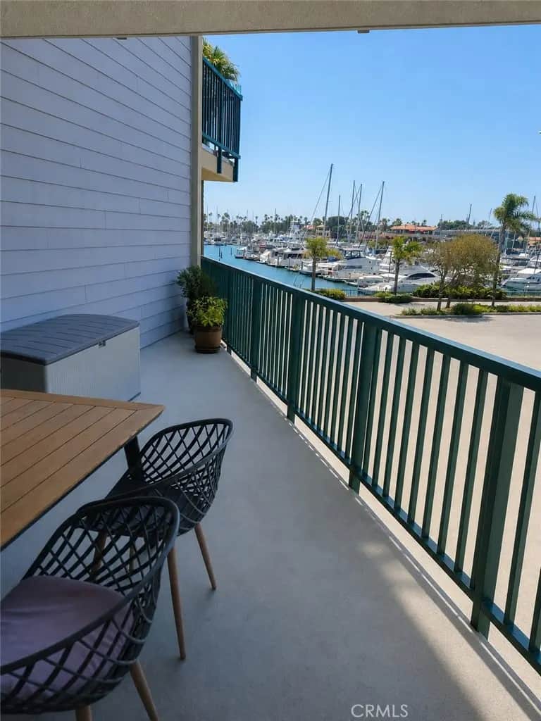 2901 Peninsula Road 135, Oxnard, CA — listing photo 1