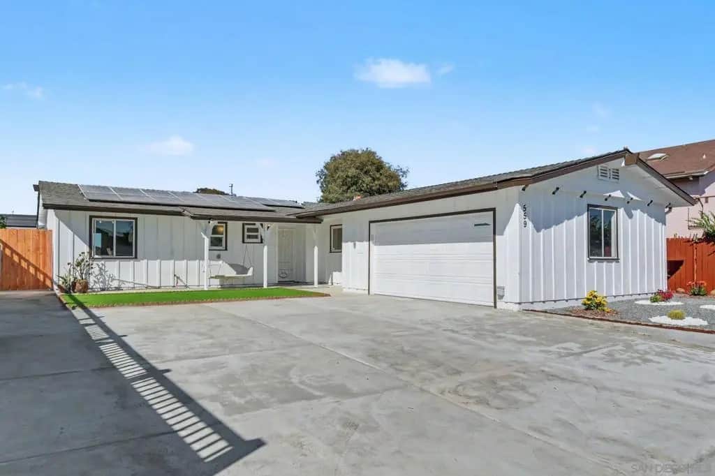 559 Glencrest Dr, San Diego, CA — listing photo 1
