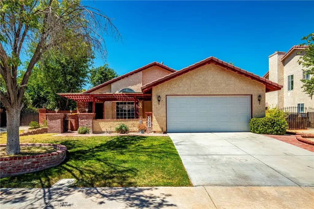 3327 Marilynn, Lancaster, CA — listing photo 1