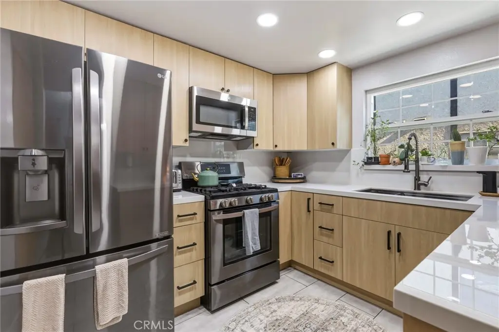 8927 Cedros 14, Panorama City, CA — listing photo 1