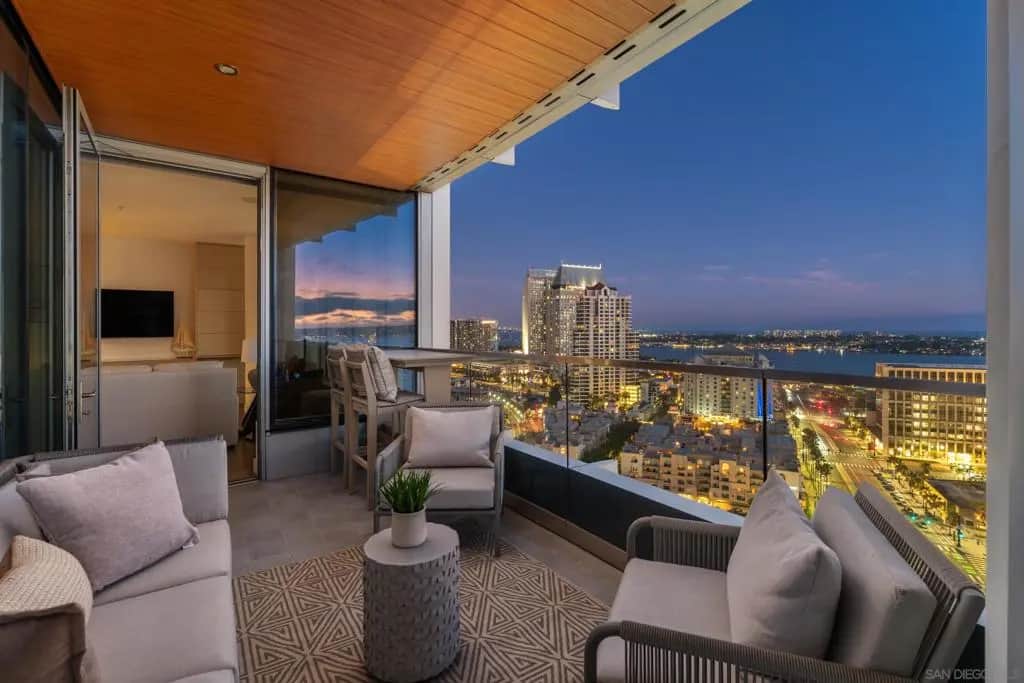 888 W E Street 2203, San Diego, CA — listing photo 1