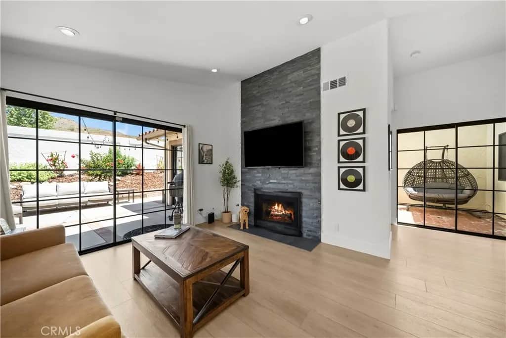 749 Congressional Road, Simi Valley, CA — listing photo 1