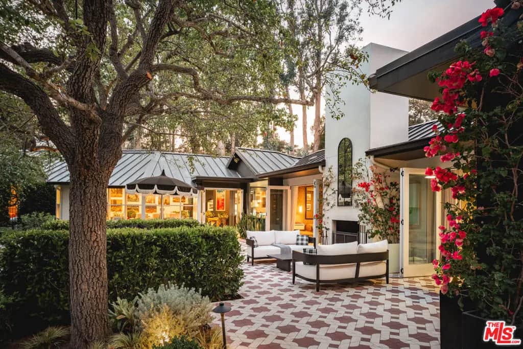 1381 E Valley Road, Santa Barbara, CA — listing photo 1