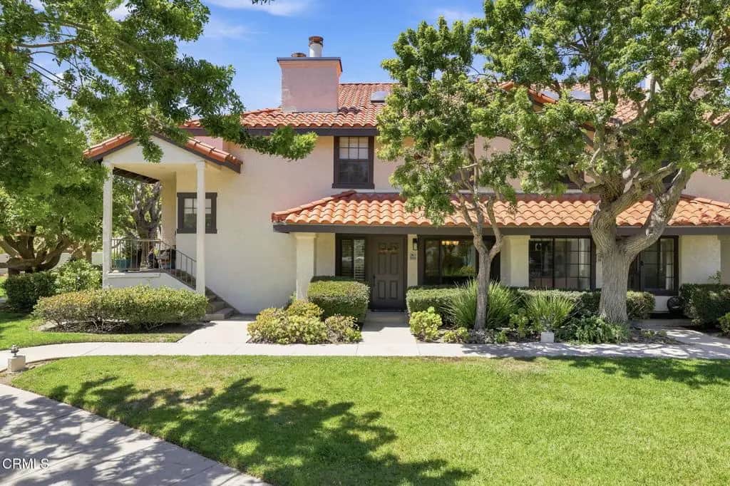 2253 Martinique Lane, Oxnard, CA — listing photo 1