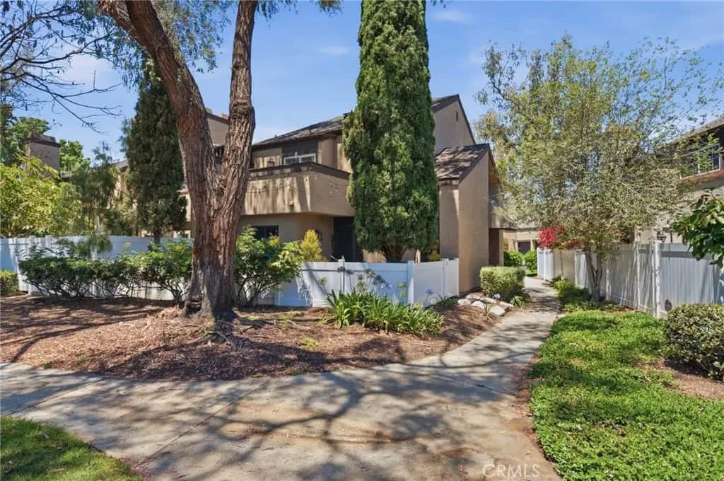 905 Hyde Court, Costa Mesa, CA — listing photo 1