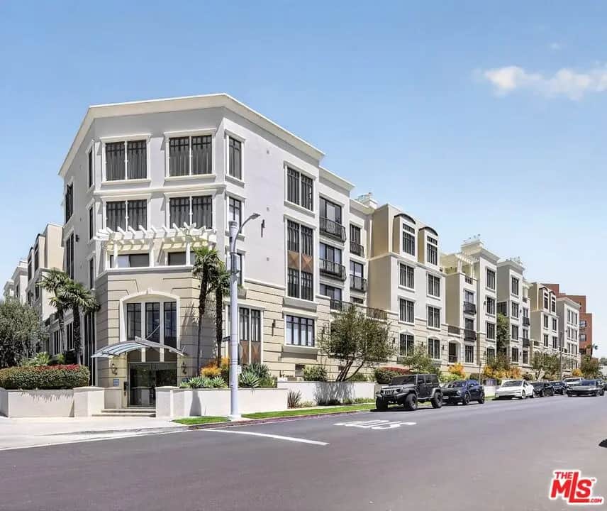 11847 Gorham Avenue 112, Los Angeles, CA — listing photo 1