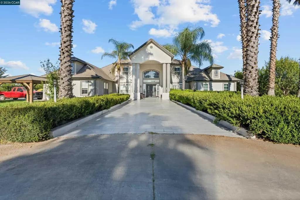 12732 N West Ln, Lodi, CA — listing photo 1