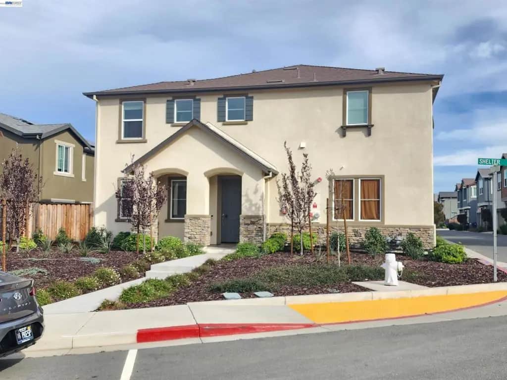 417 Mystic Ln, Pittsburg, CA — listing photo 1