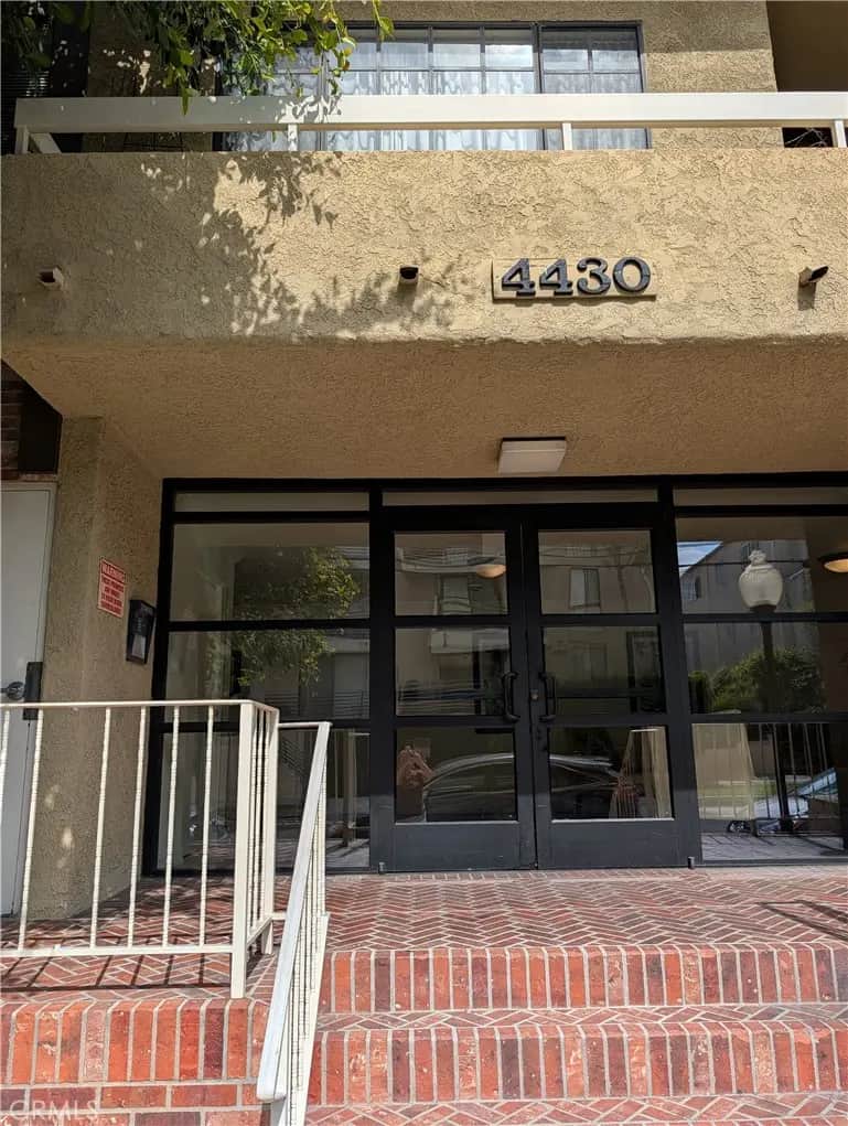 4430 Noble Av 202, Sherman Oaks, CA — listing photo 1