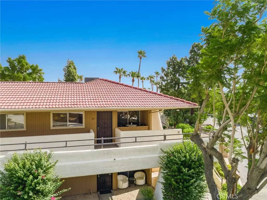 510 N Villa Court 201, Palm Springs, CA — listing photo 1