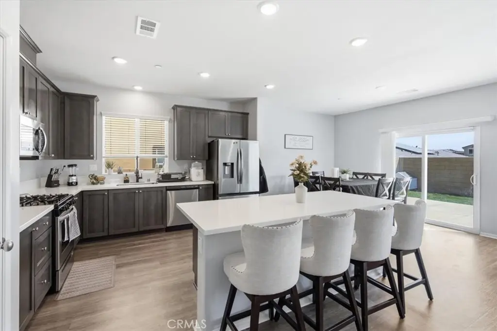 15727 Akron, Victorville, CA — listing photo 1