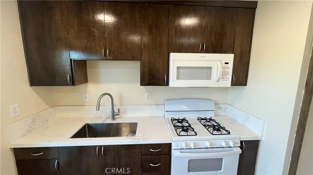 12426 Central, Apple Valley, CA — listing photo 1