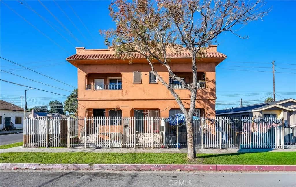 9019 S San Pedro, Los Angeles, CA — listing photo 1