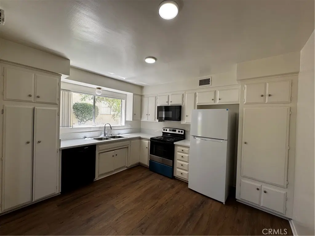 475 E Cypress 110, Redlands, CA — listing photo 1