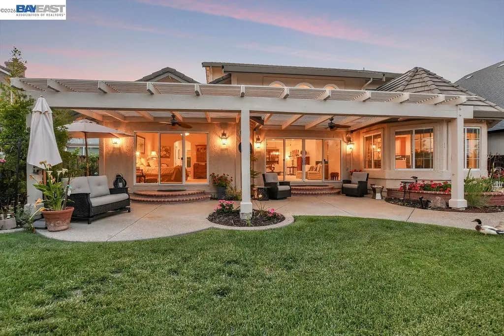 82 Edgeview Ct, Discovery Bay, CA — listing photo 1