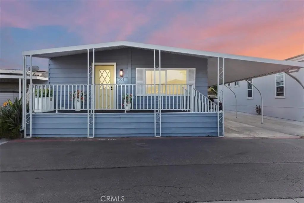 80 Huntington 701, Huntington Beach, CA — listing photo 1