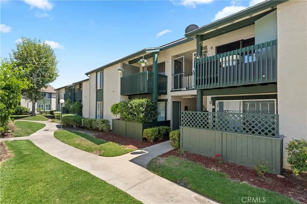 23282 Orange Avenue 6, Lake Forest, CA — listing photo 1