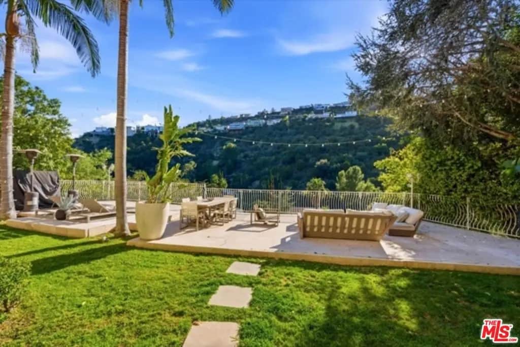 7546 Devista Drive, Los Angeles, CA — listing photo 1